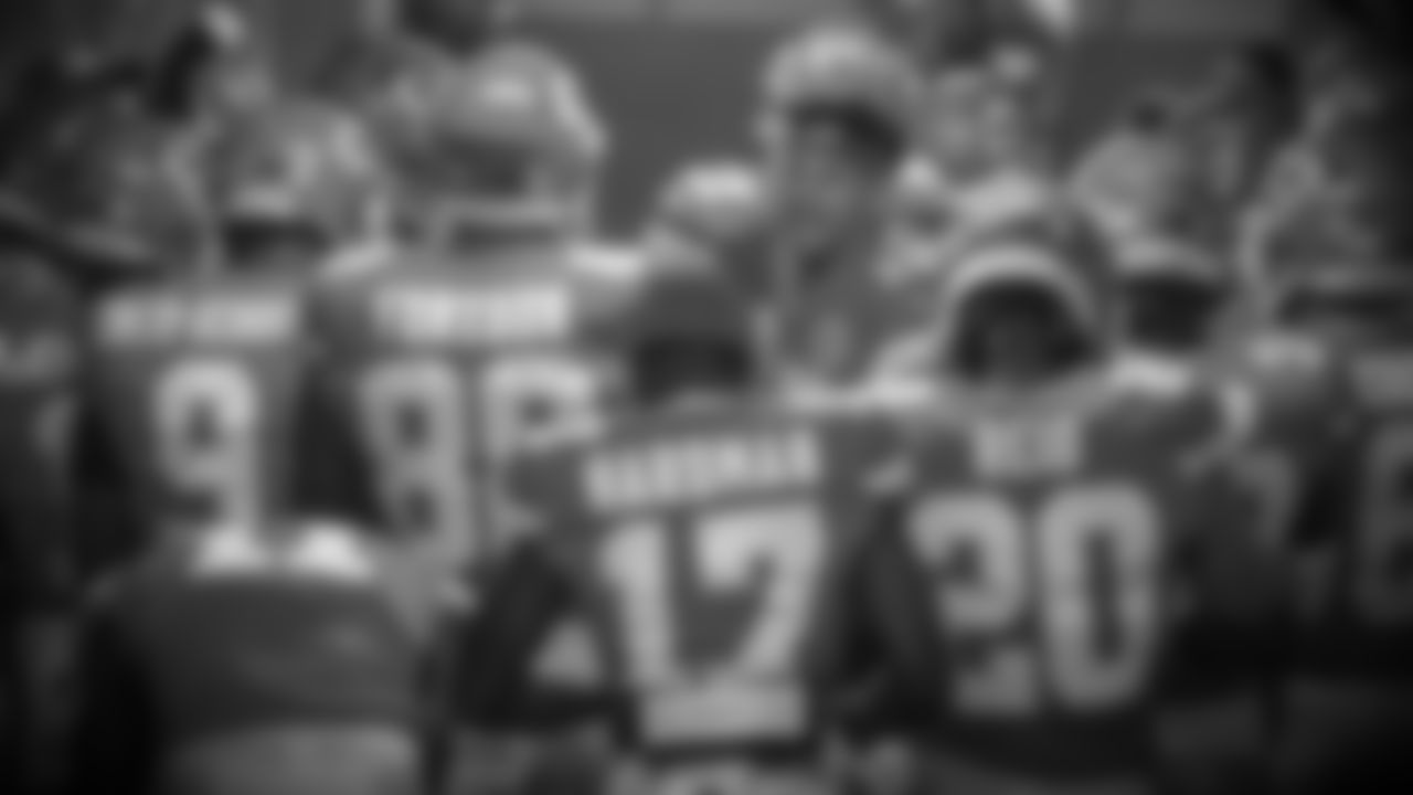 Kansas City Chiefs quarterback Patrick Mahomes (15) huddles the team before taking the field prior to an NFL football game against the Las Vegas Raiders, Monday October 10, 2022.