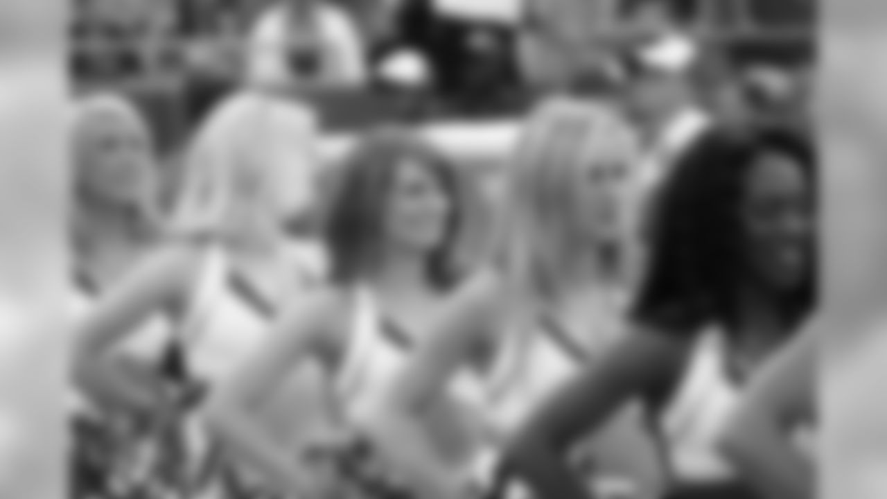 Kansas City Chiefs Cheerleader Lauren