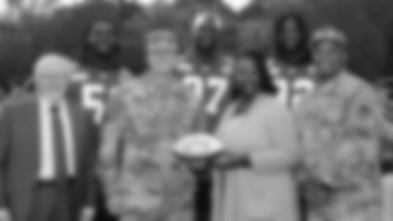 Kansas City Chiefs visit Fort Leavenworth for Chiefs Military Mission powered by GEHA.