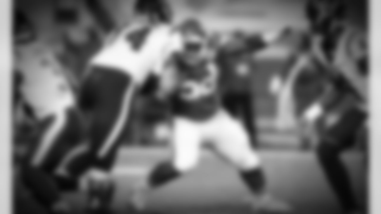 Kansas City Chiefs defensive tackle Tershawn Wharton (98) during the NFL football game between the Kansas City Chiefs and the Houston Texans at Arrowhead Stadium on September 10, 2020.