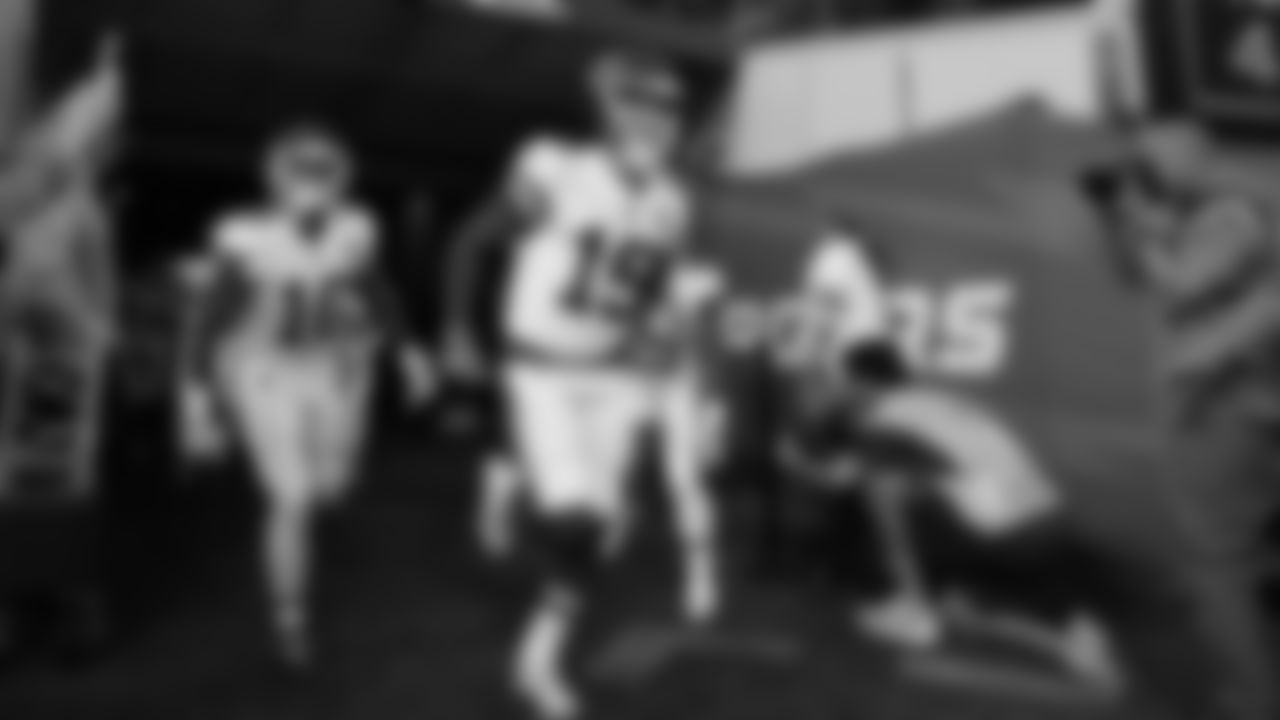 Kansas City Chiefs face off against the Los Angeles Chargers at SoFi Stadium on November 20, 2022 in Los Angeles, California