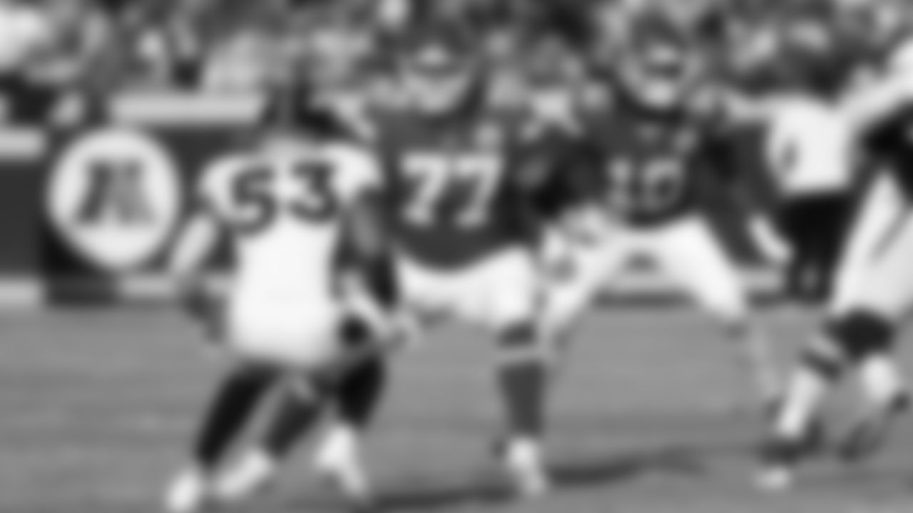 Kansas City Chiefs face off against the Denver Broncos at GEHA Field at Arrowhead Stadium on January 1, 2023.