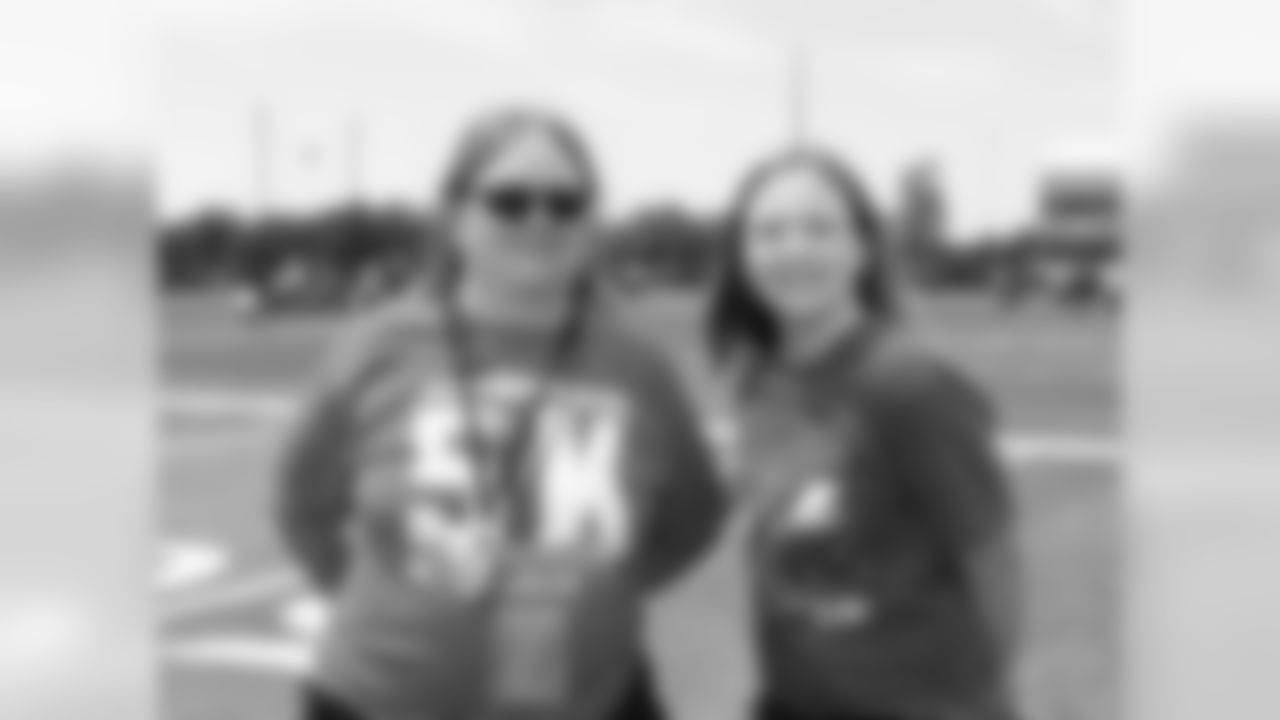 Kansas City Chiefs fans got their first look at the Chiefs in action at a live practice during Minicamp on Wednesday.