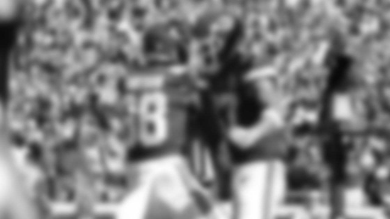 Kansas City Chiefs vs Los Angeles Chargers at GEHA Field at Arrowhead Stadium in Kansas City, MO on September 26, 2021