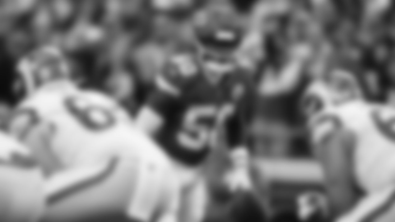 Kansas City Chiefs face off against the Los Angeles Rams at GEHA Field at Arrowhead Stadium on November 27, 2022.