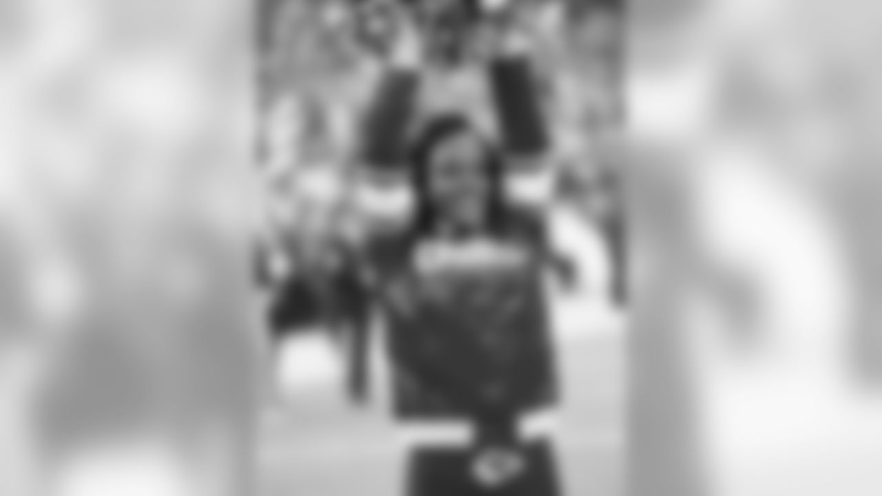 020_2018_ChiefsRaiders_Cheer