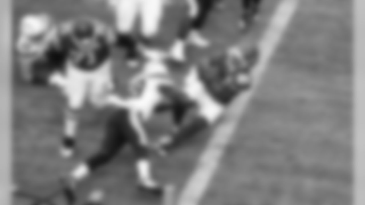 Kansas City Chiefs Running Back Damien Williams (26) during the game between the Kansas City Chiefs and the Los Angeles Chargers at Arrowhead Stadium.