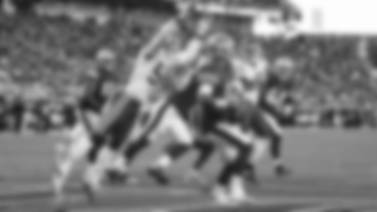Kansas City Chiefs face off against the Las Vegas Raiders at GEHA Field at Arrowhead Stadium on October 10, 2022.