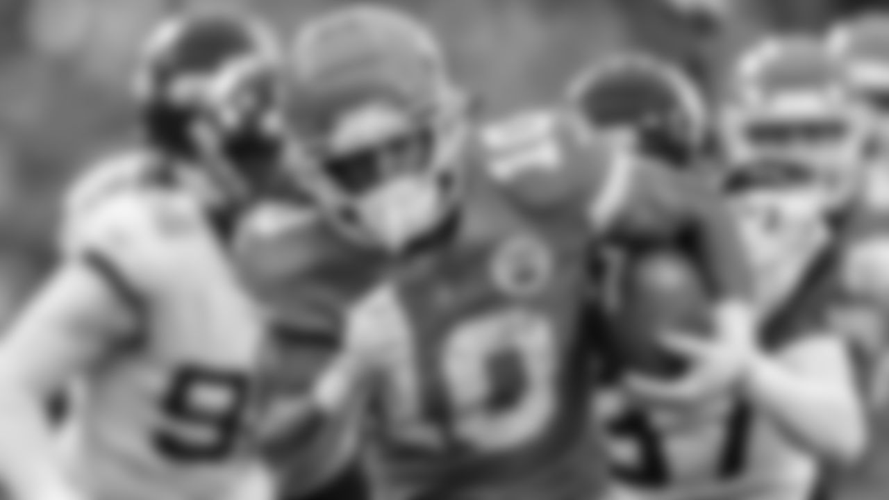 Kansas City Chiefs running back Isiah Pacheco (10) runs with the ball during an NFL football game against the Jacksonville Jaguars, Saturday January 21, 2023 in Kansas City.