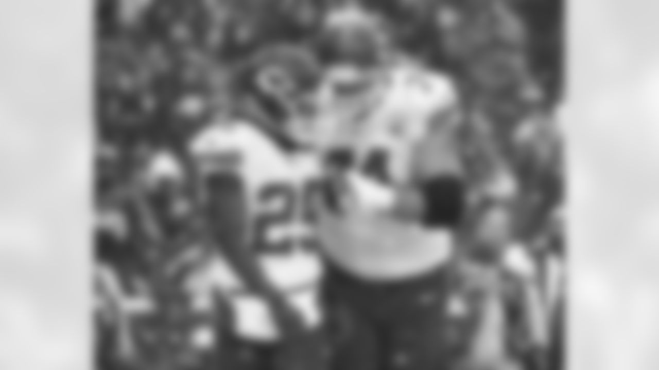 Kansas City Chiefs running back Jamaal Charles (25)