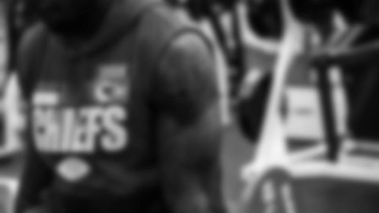 Kansas City Chiefs wide receiver Josh Gordon lifting on Thursday, May 13, 2022.