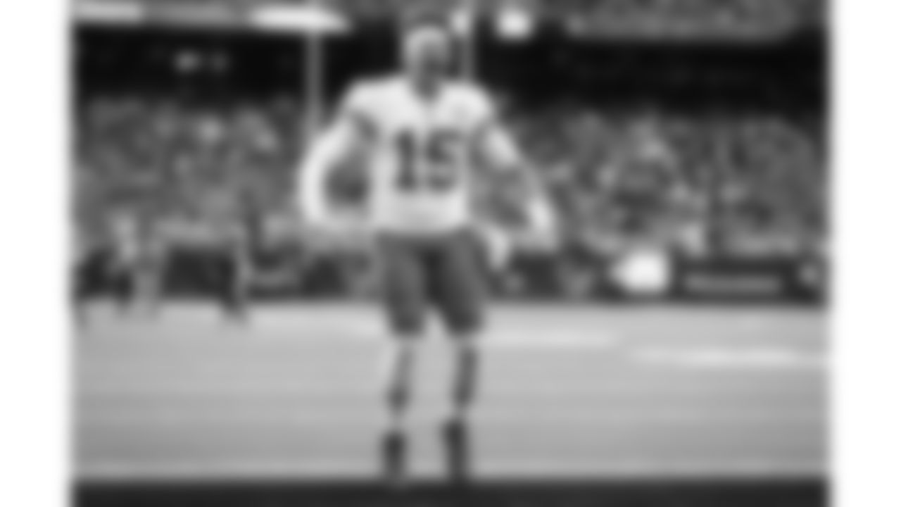 Kansas City Chiefs quarterback Patrick Mahomes (15) prior to an NFL football game against the Houston Texans, Sunday, December 18, 2022 in Houston.