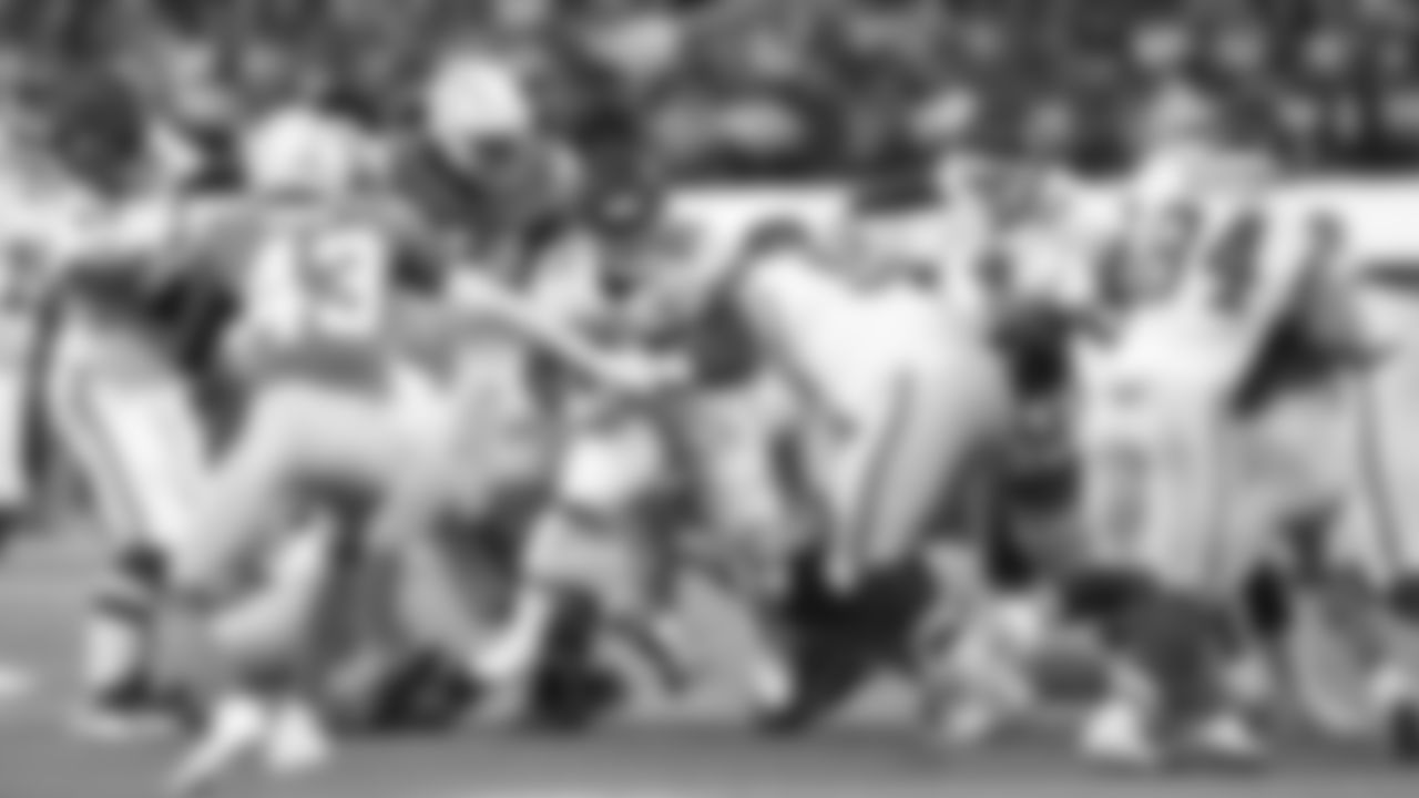 Kansas City Chiefs face off against the Los Angeles Chargers at SoFi Stadium on November 20, 2022 in Los Angeles, California
