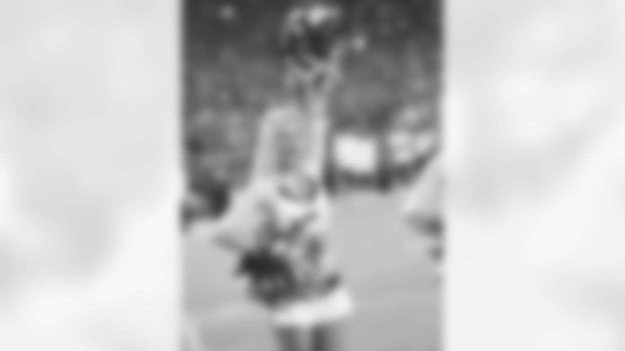 Kansas City Chiefs Cheerleader Claire