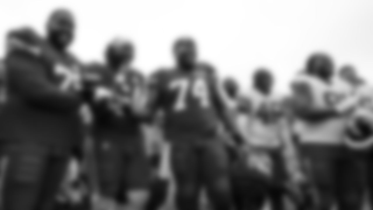Kansas City Chiefs in the huddle at Kansas City Chiefs Training Camp in St. Joseph, MO on Friday, August 4, 2023.