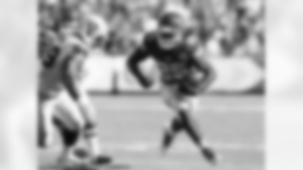 The best photos from the Chiefs' 9-0 season.
