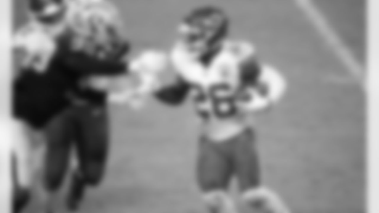 Kansas City Chiefs running back Le'Veon Bell (26) during an NFL football game against the Las Vegas Raiders at Allegiant Stadium on November 22, 2020