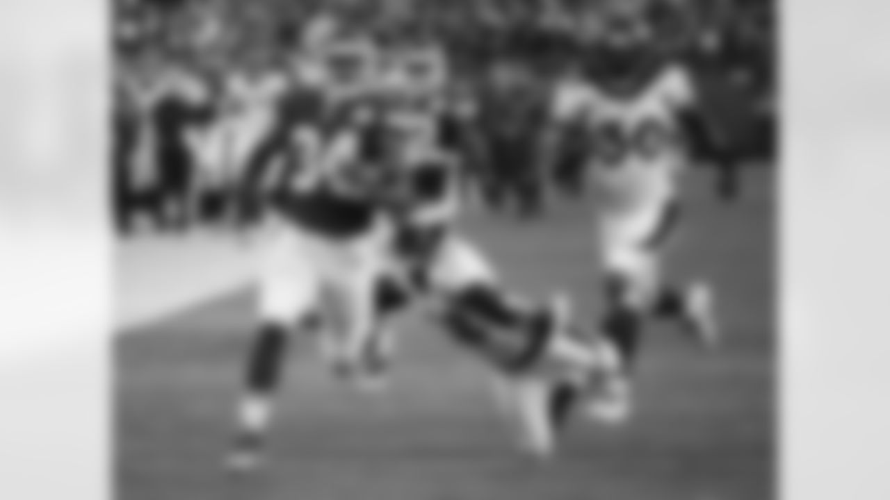 Knile Davis Kick Off Return