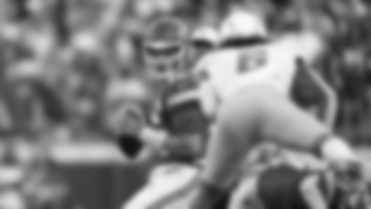 The Kansas City Chiefs face off against the Los Angeles Chargers at GEHA Field at Arrowhead Stadium on October 22, 2023.