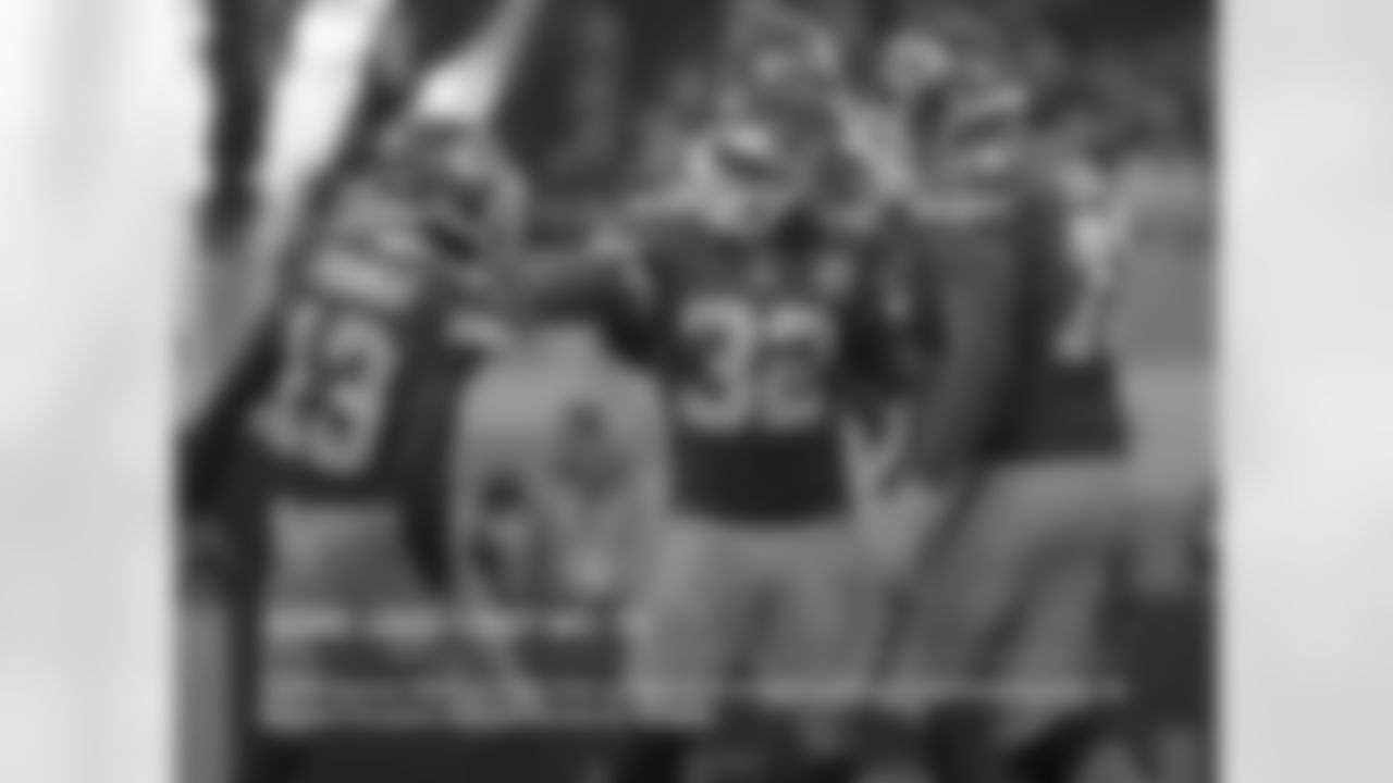 WARE LOGS FIRST NFL TD: FB/RB Spencer Ware ran in his first rushing TD on an eight-yard run in the fourth quarter. He finished the game with two carries for 12 yards.