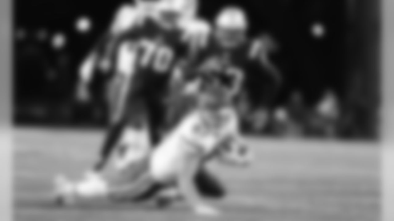 Kansas City Chiefs Tight End Travis Kelce (87) during the game between the Kansas City Chiefs and the New England Patriots on December 8, 2019.