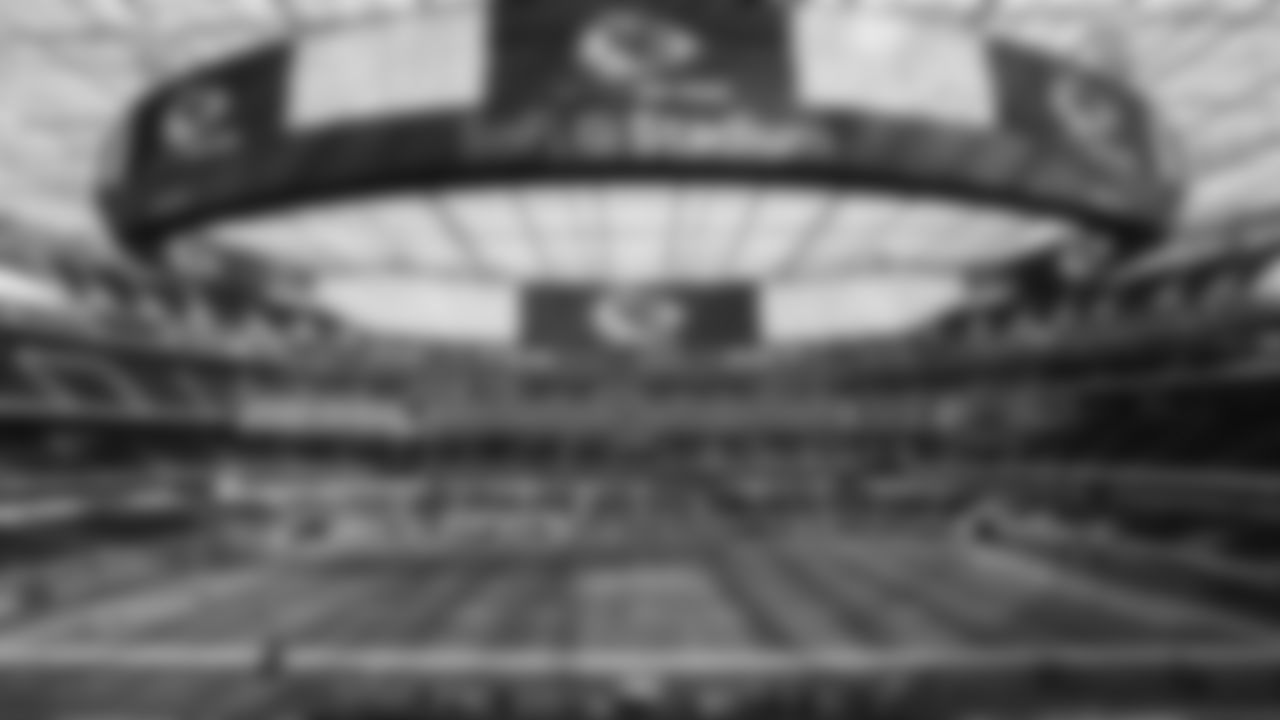 Kansas City Chiefs face off against the Los Angeles Chargers at SoFi Stadium on November 20, 2022 in Los Angeles, California