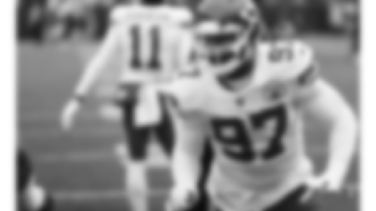 Kansas City Chiefs defensive end Alex Okafor (97) prior to an NFL football game against the Cincinnati Bengals, Sunday, January 2, 2022 in Cincinnati.