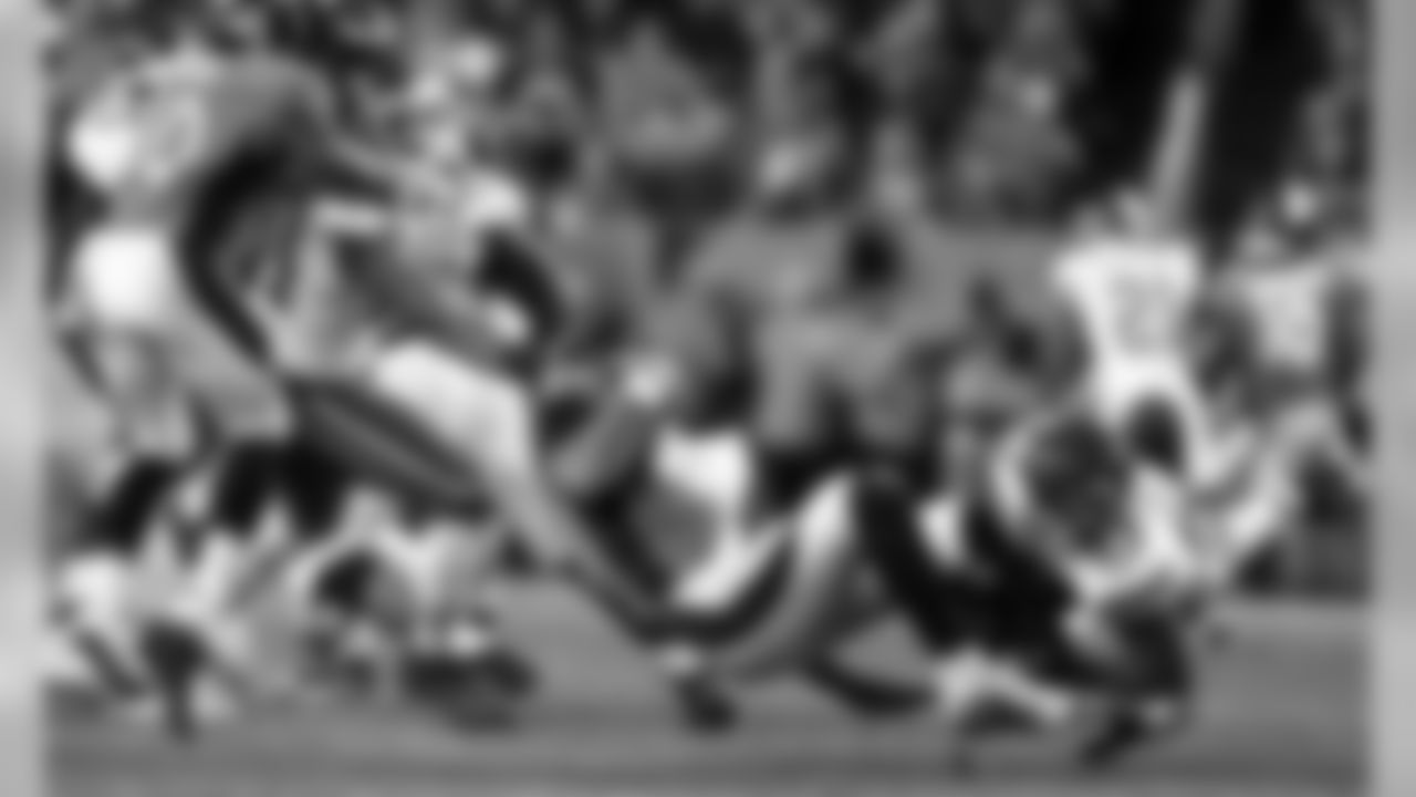 Kansas City Chiefs Linebacker Anthony Hitchens (53) during the game between the game between the Kansas City Chiefs and the Denver Broncos on October 17, 2019 at Empower Field at Mile High.