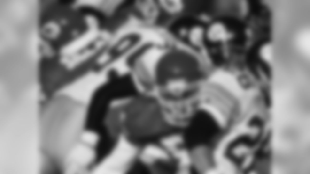 Kansas City Chiefs vs the Pittsburgh Steelers in the 1993 playoffs