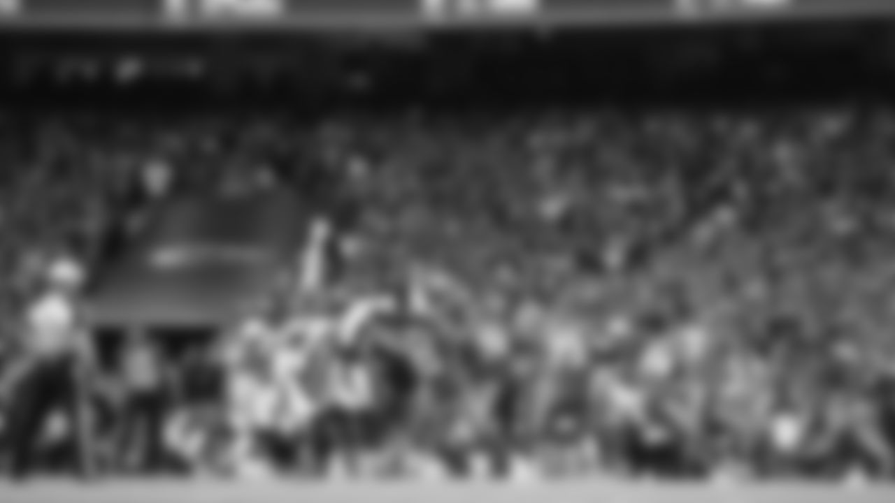The Kansas City Chiefs face off against the Denver Broncos at GEHA Field at Arrowhead Stadium on October 12, 2023.