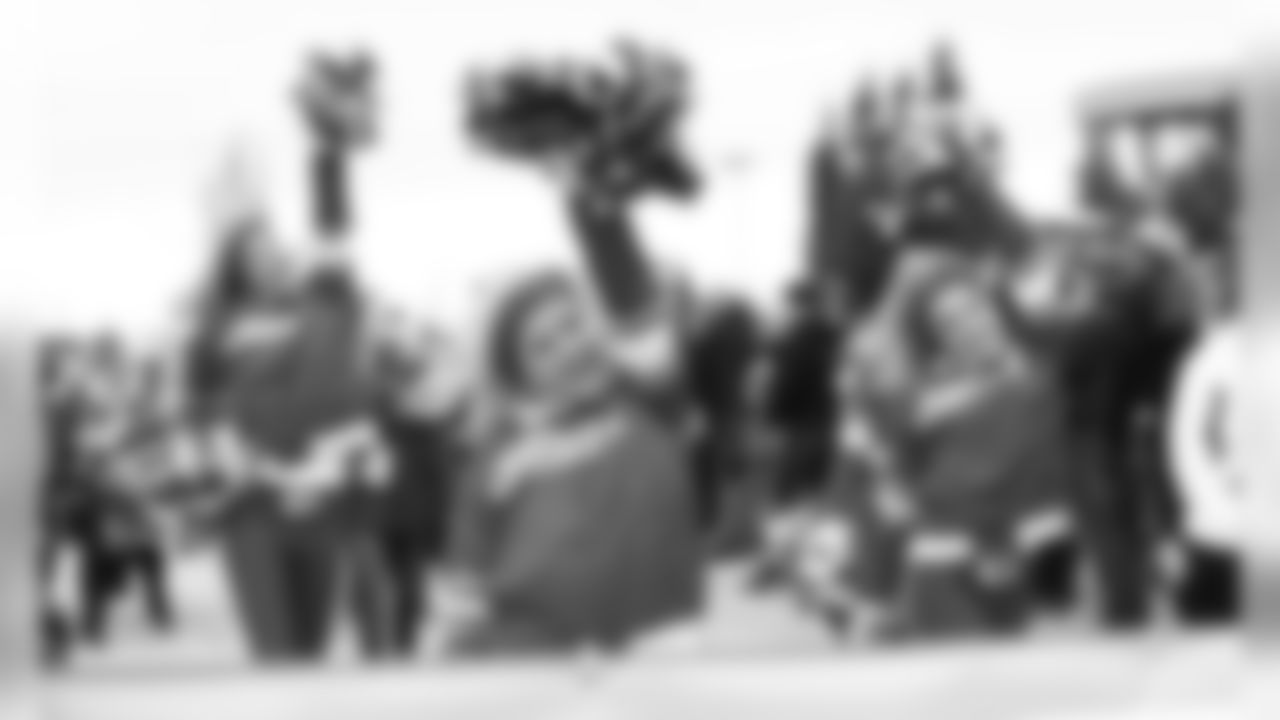 007_2019_CheerChargers