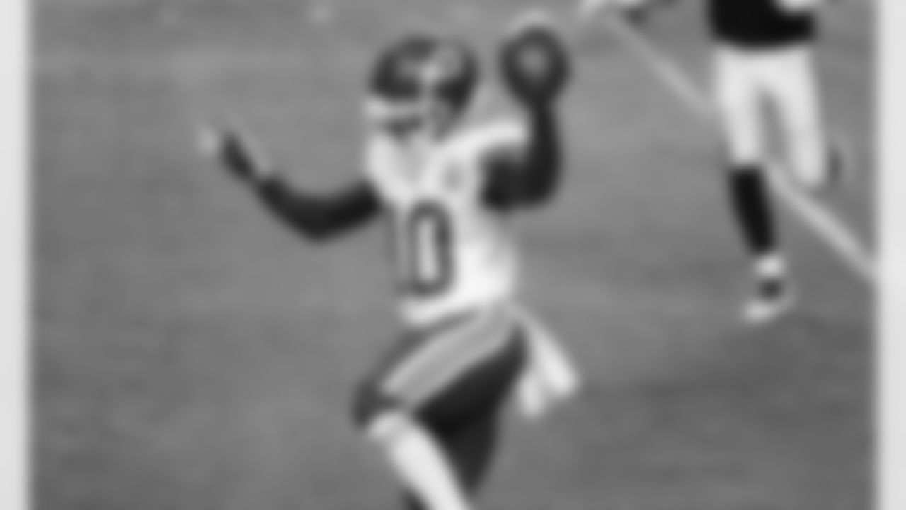Kansas City Chiefs wide receiver Tyreek Hill (10) during an NFL football game against the Las Vegas Raiders at Allegiant Stadium on November 22, 2020