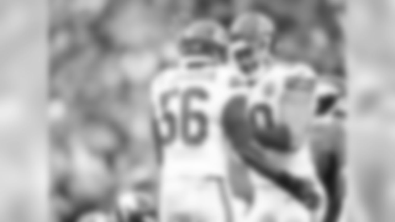 Chiefs pick off Peyton Manning four times, knocking him out of the game. 3/4 Josh Mauga