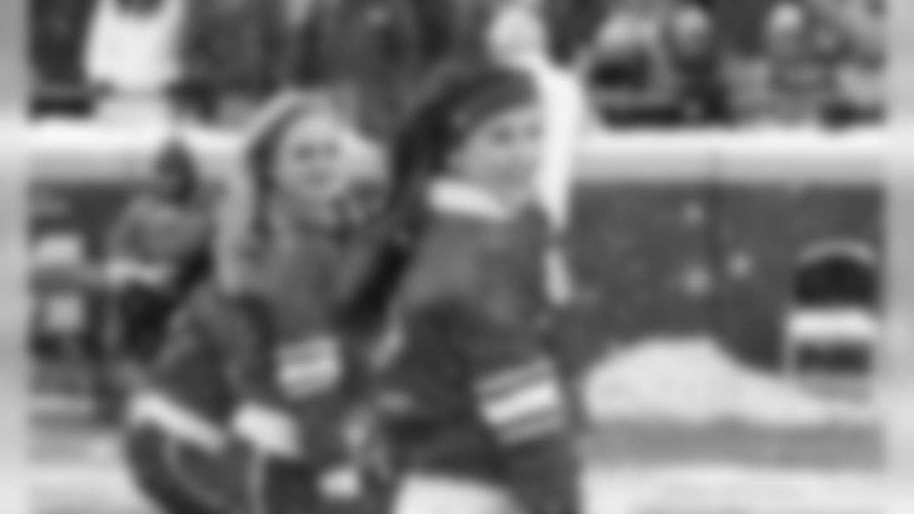 015-19KCvDEN_Cheer