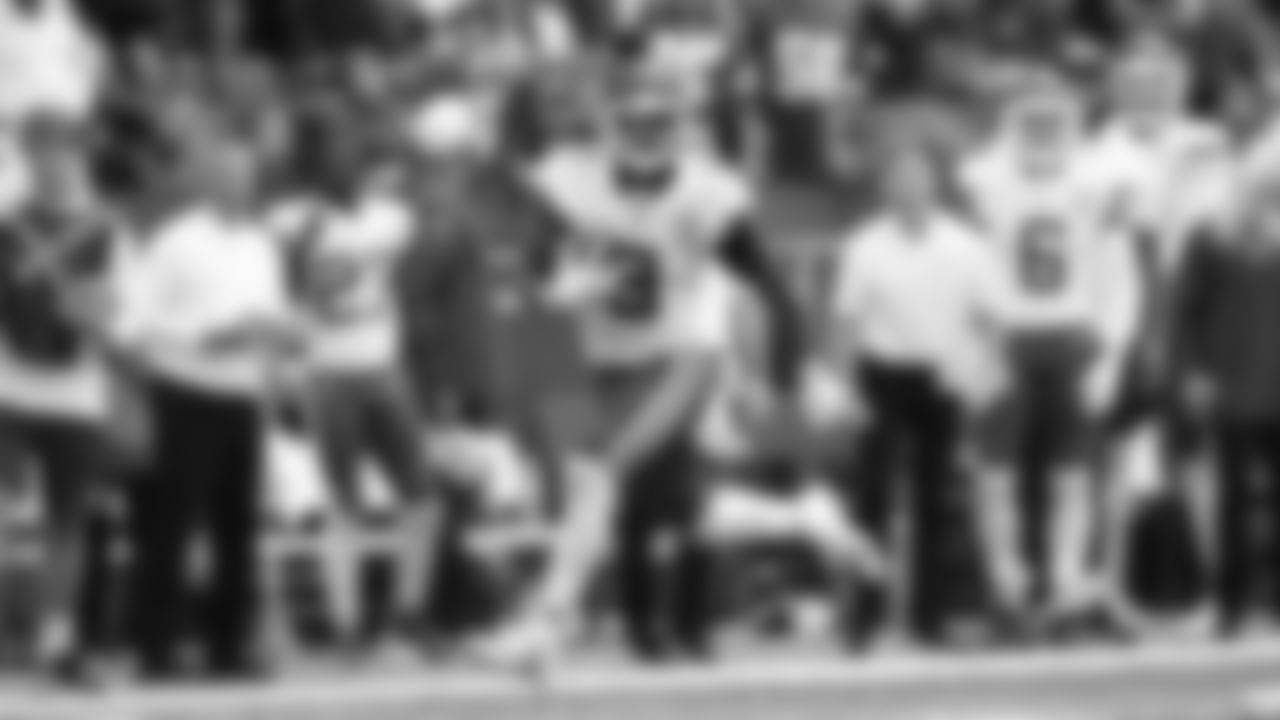 Kansas City Chiefs vs Indianapolis Colts at Lucas Oil Stadium on September 25th, 2022.