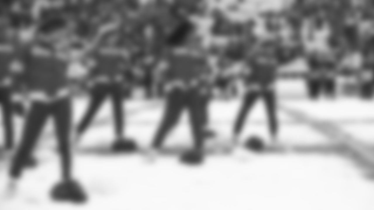 006-19KCvDEN_Cheer