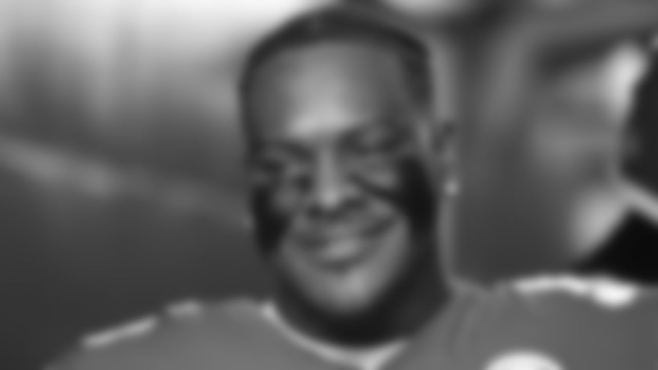 Kansas City Chiefs defensive end Frank Clark (55) prior to an NFL football game against the Pittsburgh Steelers, Sunday, December 26, 2021 in Kansas City.