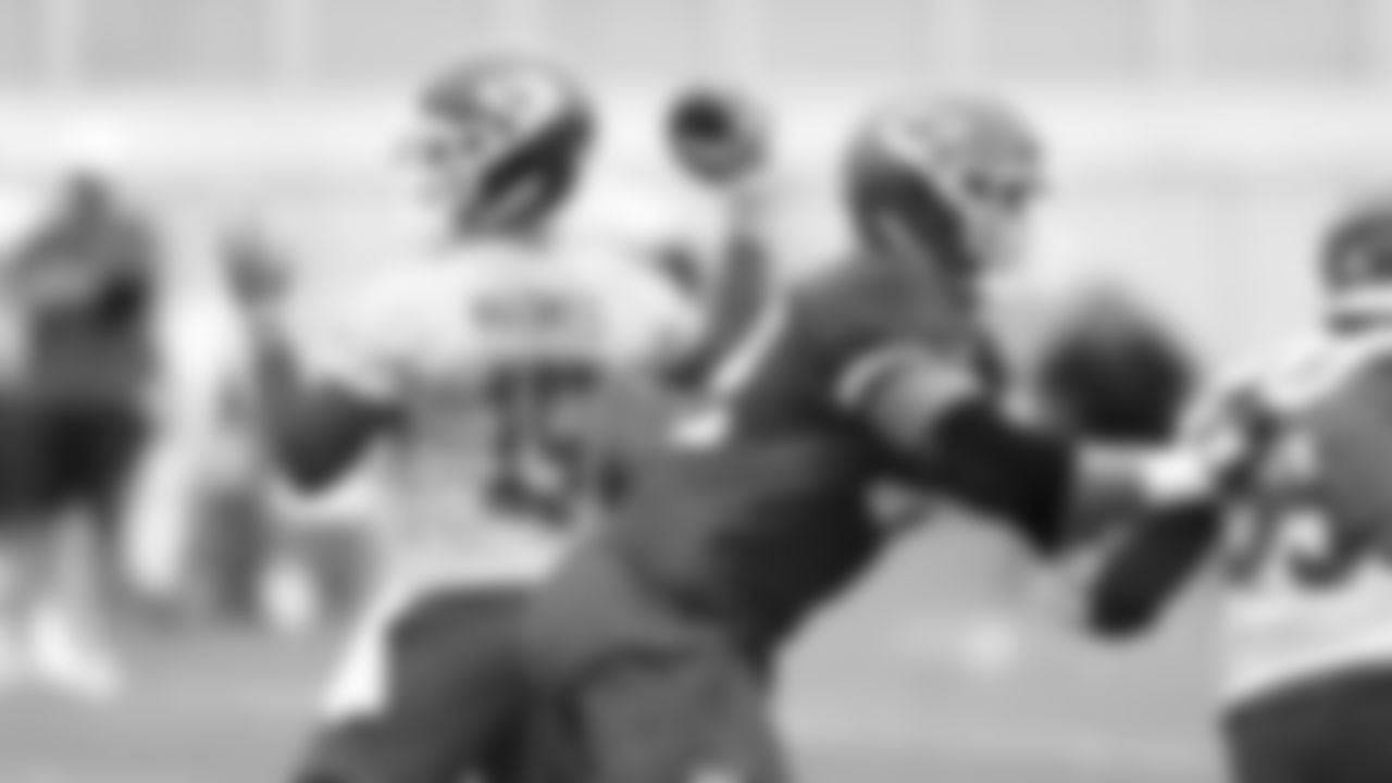The Kansas City Chiefs participate in day 5 of OTA's.