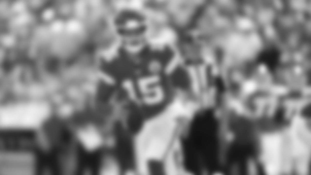 Kansas City Chiefs vs Los Angeles Chargers at GEHA Field at Arrowhead Stadium in Kansas City, MO on September 26, 2021
