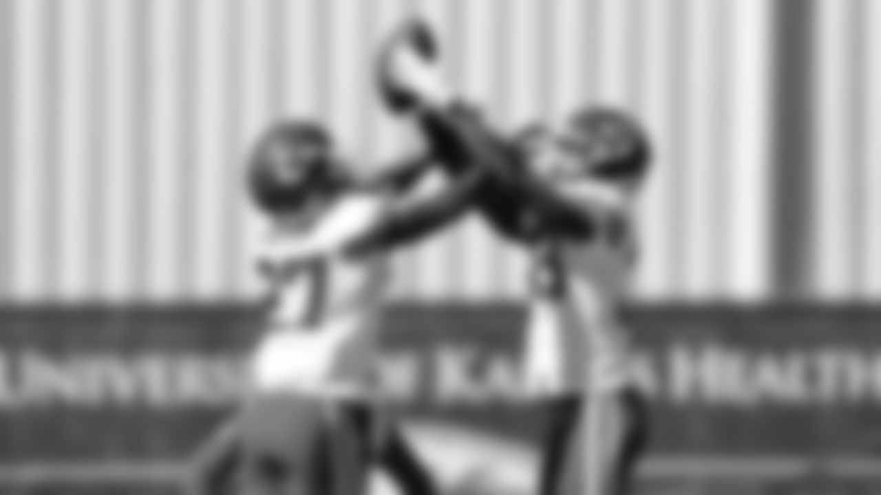 Kansas City Chiefs defensive back Rashad Fenton (27) and safety L'Jarius Sneed (38) practice breaking up catches during practice on Wednesday September 28, 2022.