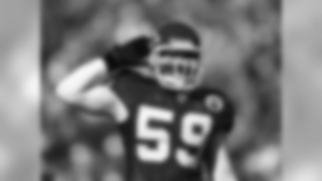 S Bracy Walker was selected 127th overall in the 1994 NFL Draft.