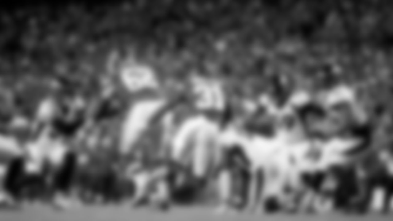 Kansas City Chiefs vs Denver Broncos, GEHA Field at Arrowhead Stadium, Kansas City, MO on December 5, 2021
