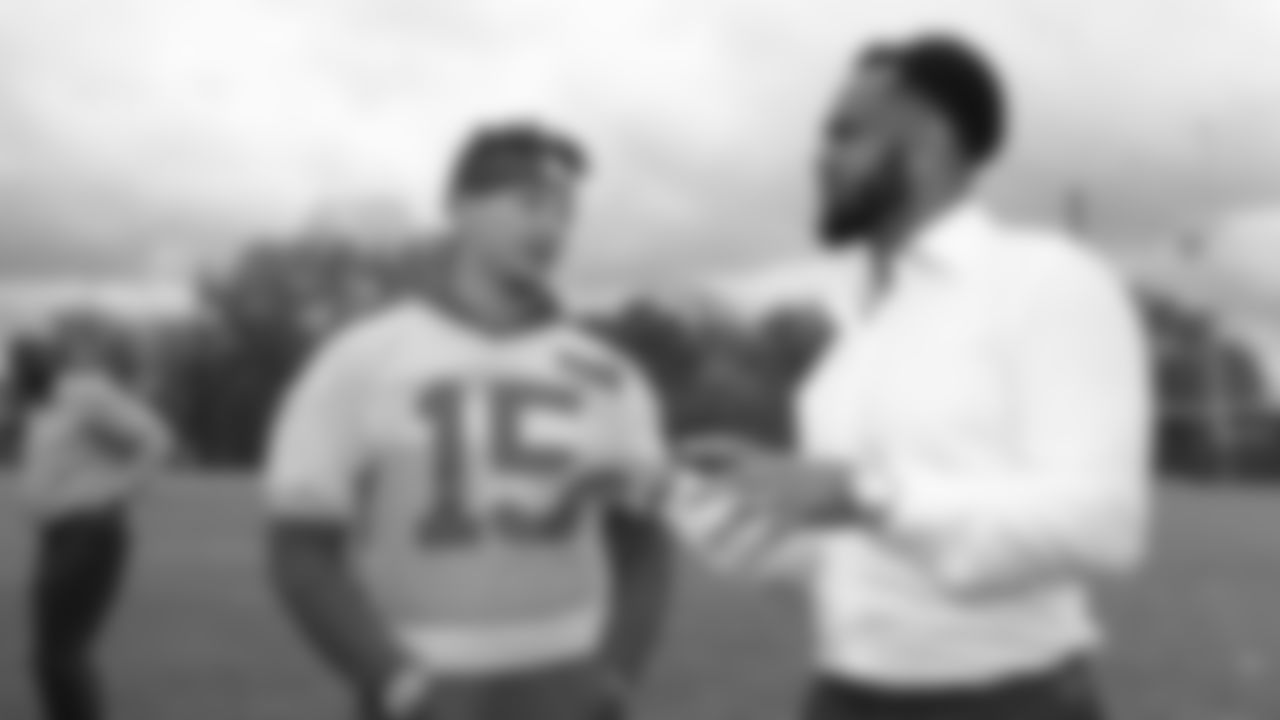 027_2019_DJ_Signing_1D
