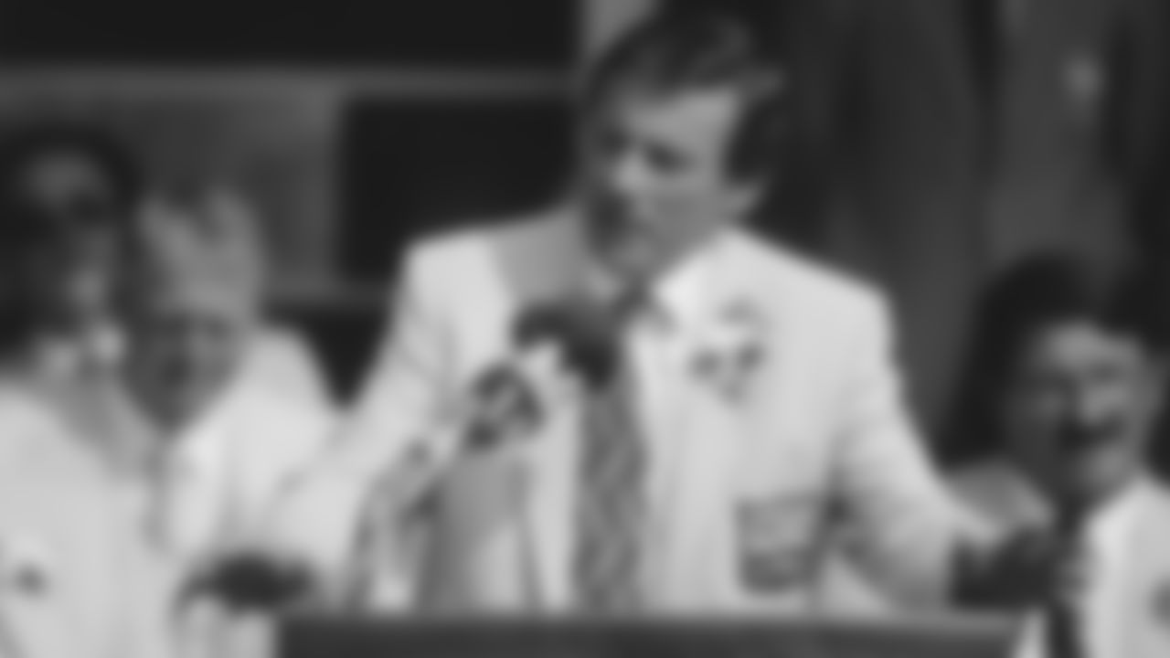 Kansas City Chiefs quarterback Len Dawson gives a speech during his 1987 NFL Hall of Fame induction ceremony in Canton, Ohio.
