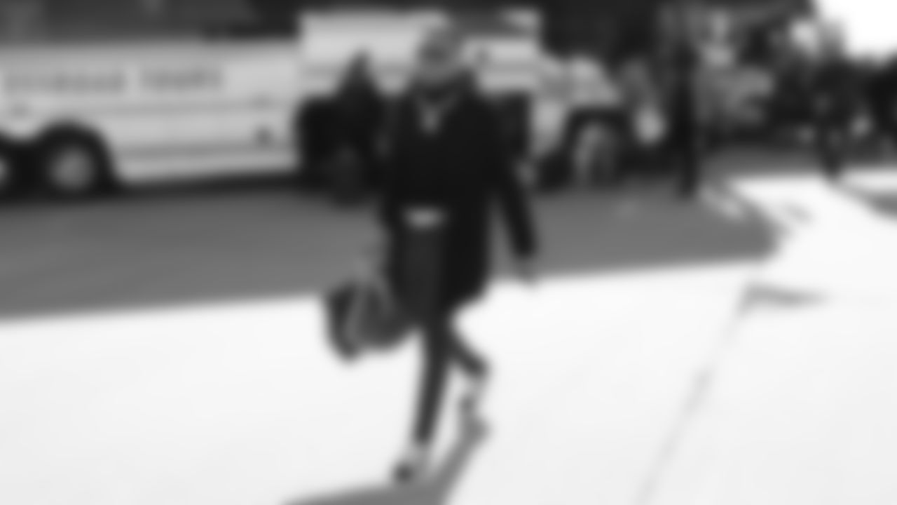 The Kansas City Chiefs arrive in New England