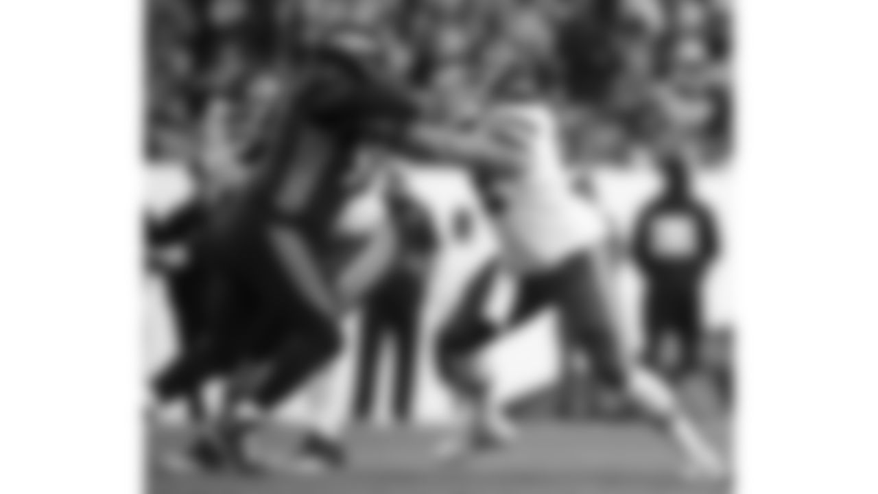 Kansas City Chiefs center Creed Humphrey (52) in action during an NFL football game against the Denver Broncos, Sunday, December 11, 2022 in Denver.