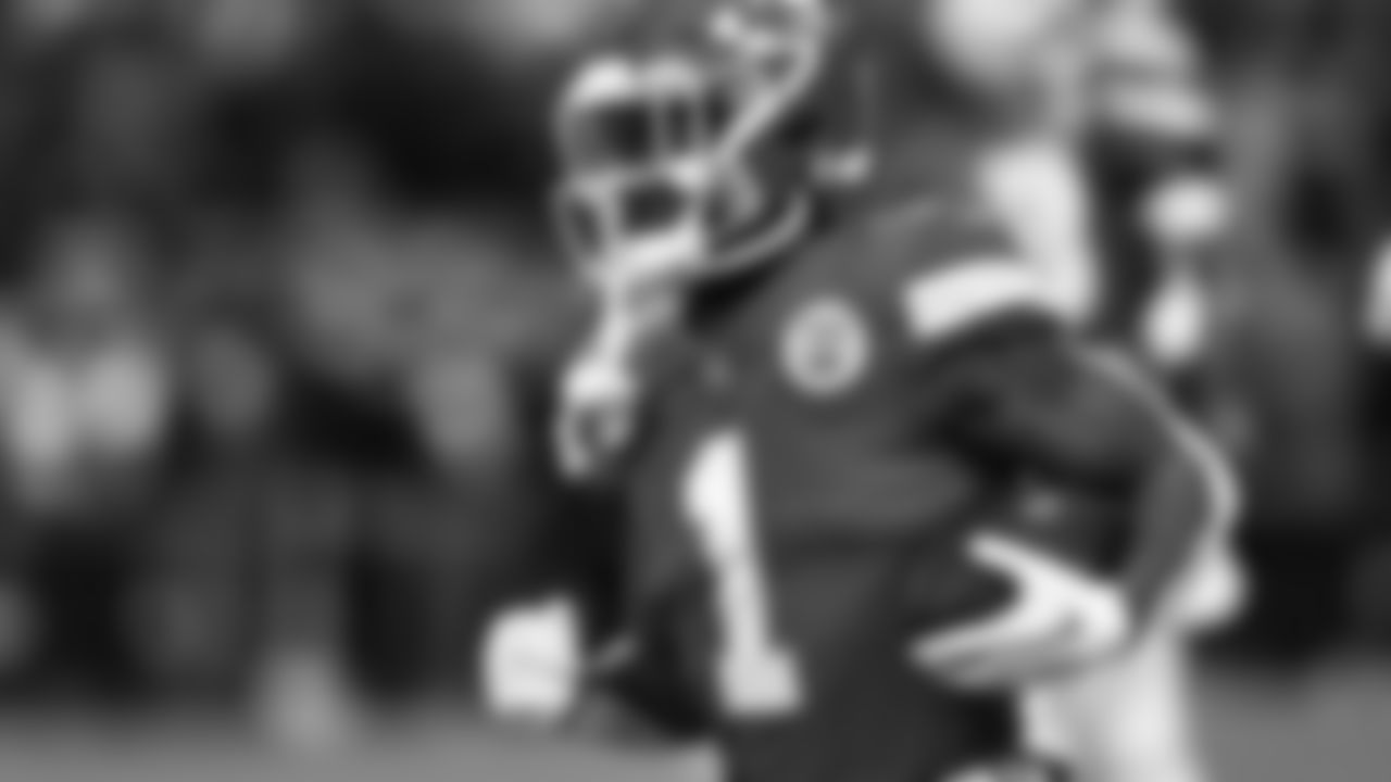 Kansas City Chiefs face off against the Cincinnati Bengals at GEHA Field at Arrowhead Stadium on January 29, 2023.