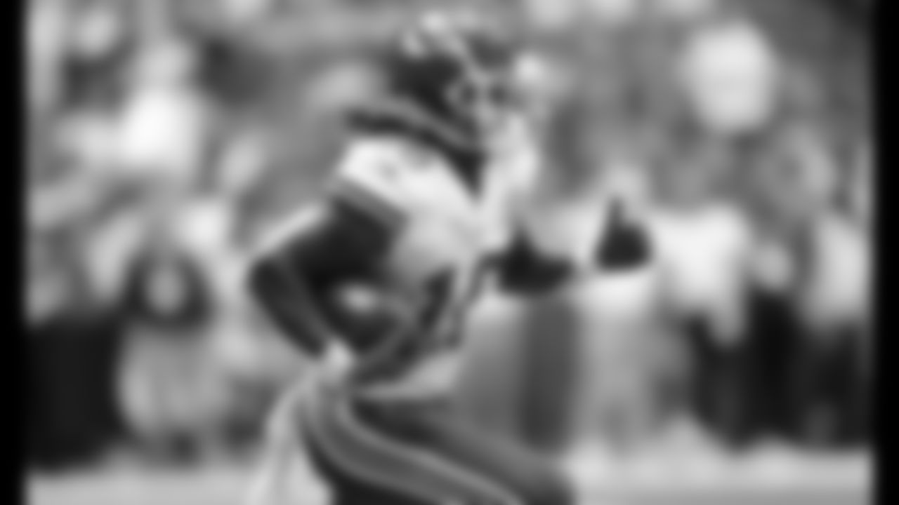 Kansas City Chiefs vs Indianapolis Colts at Lucas Oil Stadium on September 25th, 2022.