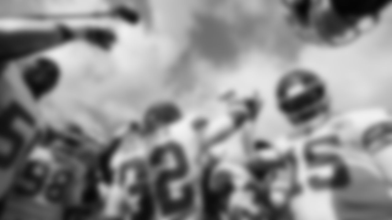 Kansas City Chiefs free safety Tyrann Mathieu (32) in the huddle prior to an NFL football game against the Tennessee Titans, Sunday, October 24, 2021 in Nashville.
