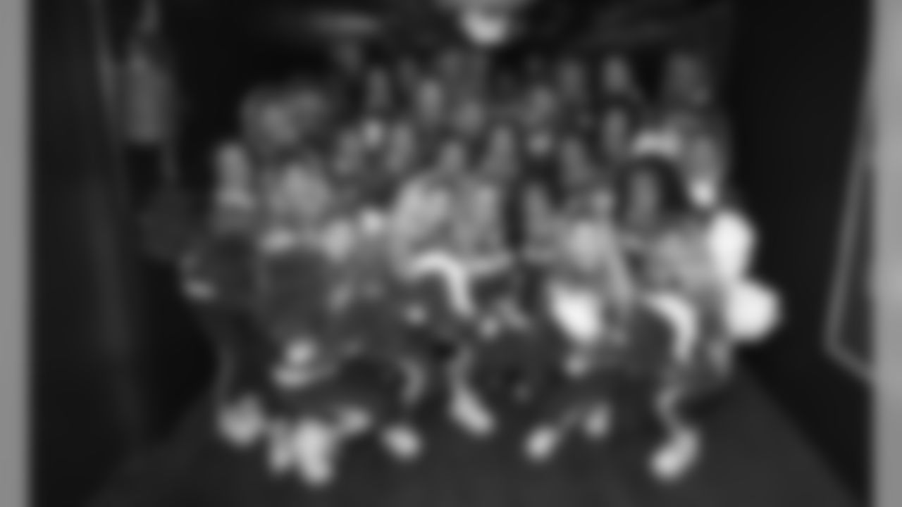 003-19KCvDEN_Cheer